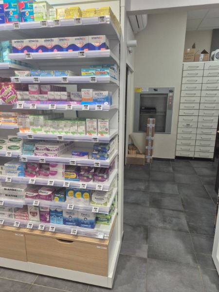 Installation de monte plat pharmacie